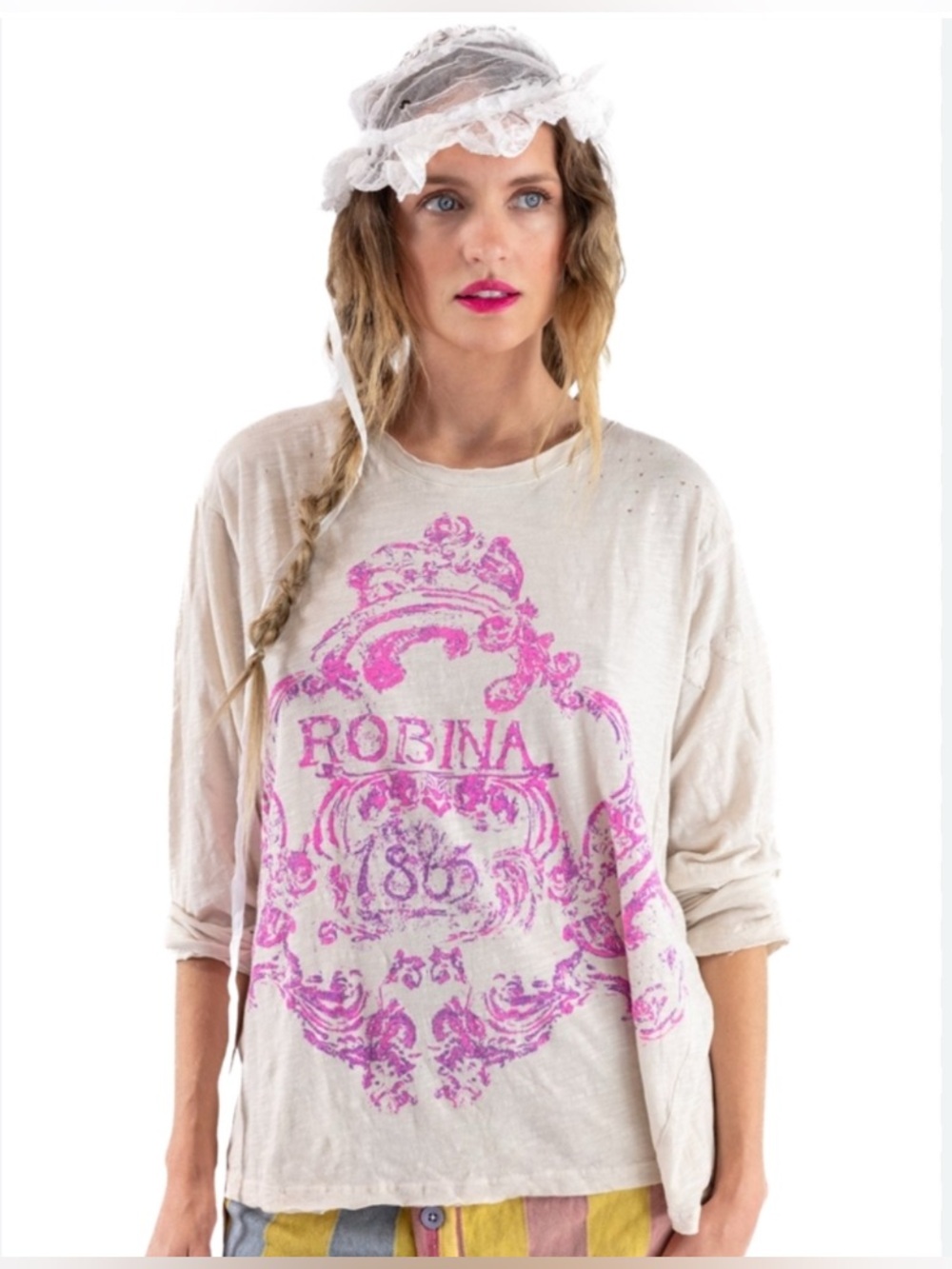 Magnolia Pearl Robina 1865 Viggo Tee 2528 in MOON long sleeve distressed logo T